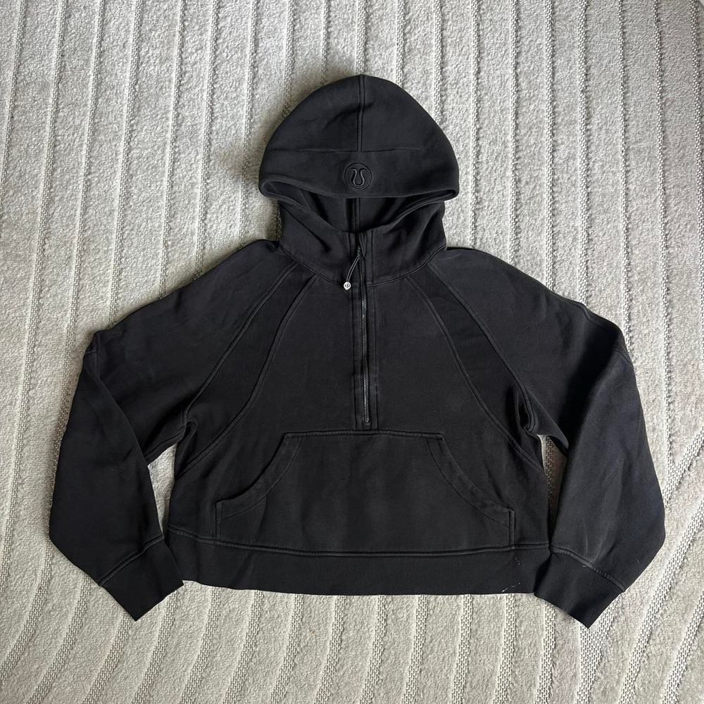 Lululemon Black scuba half zip size M/L Athleisure Workout Sportswear Yoga
